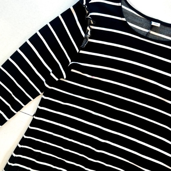 Old navy long sleeve striped ruffle shift dress ❤️ - Picture 3 of 6